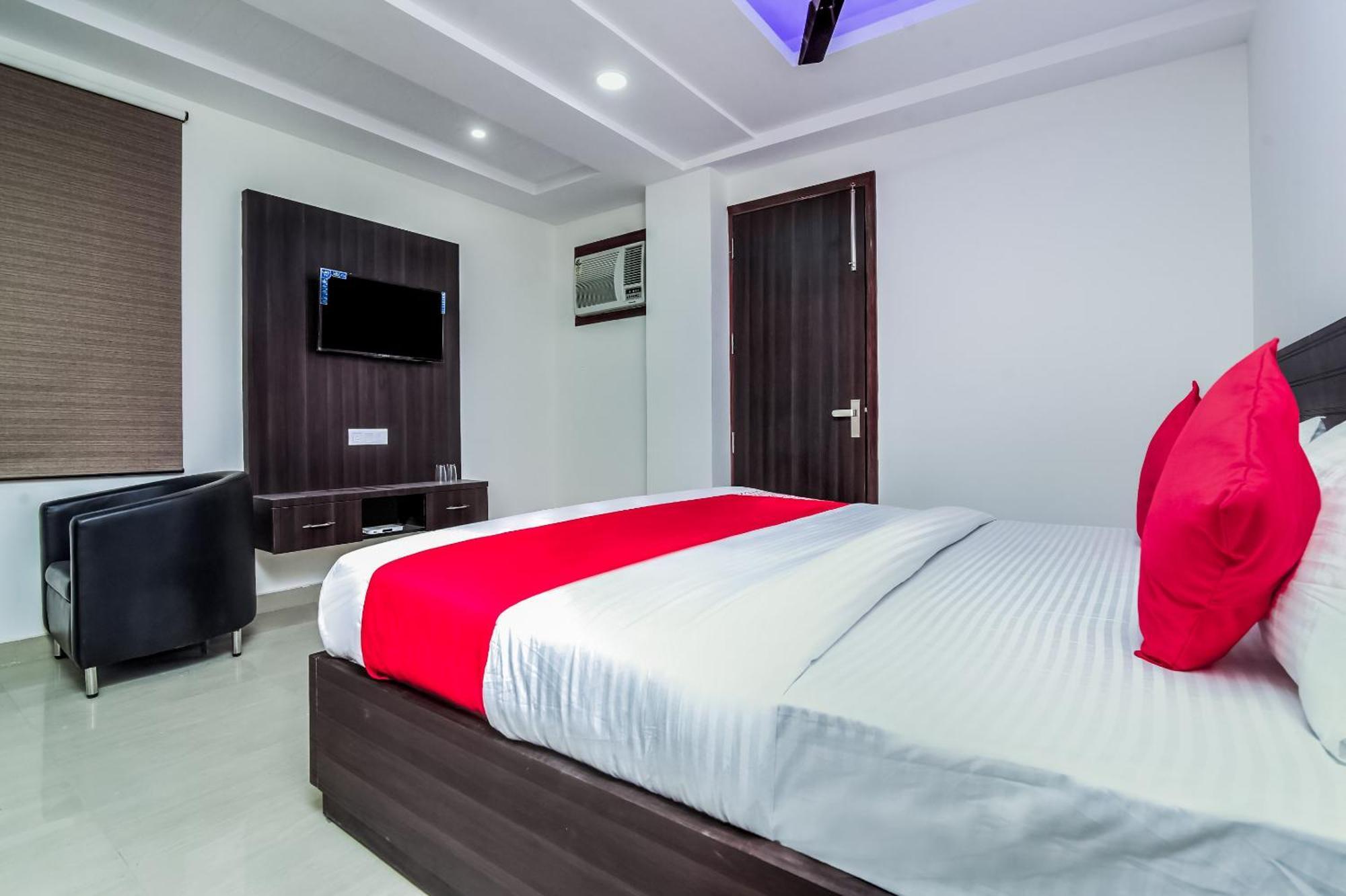 Hotel Aerostar Gold - Opposite Max Healthcare Delhi Kültér fotó