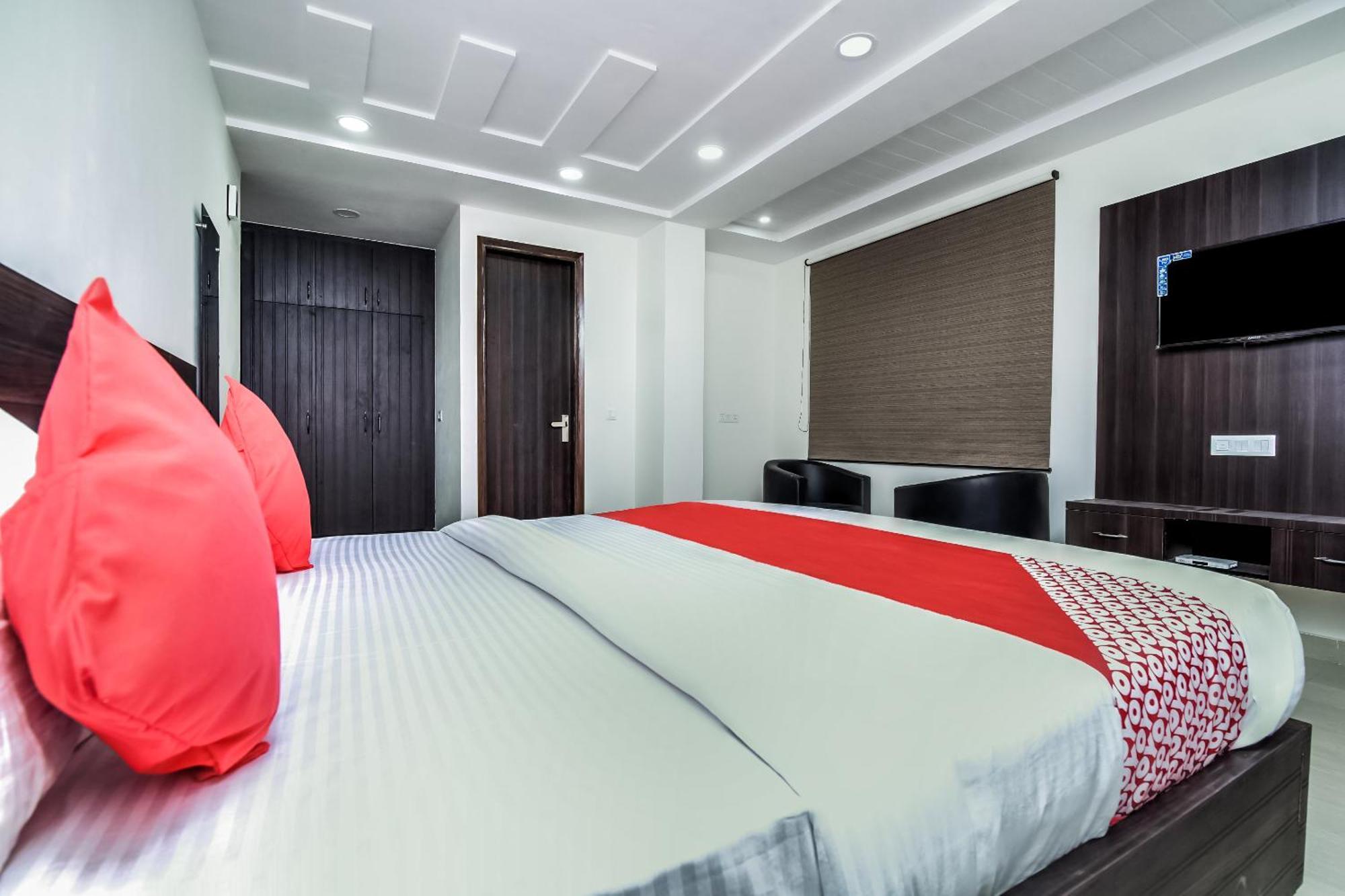 Hotel Aerostar Gold - Opposite Max Healthcare Delhi Kültér fotó