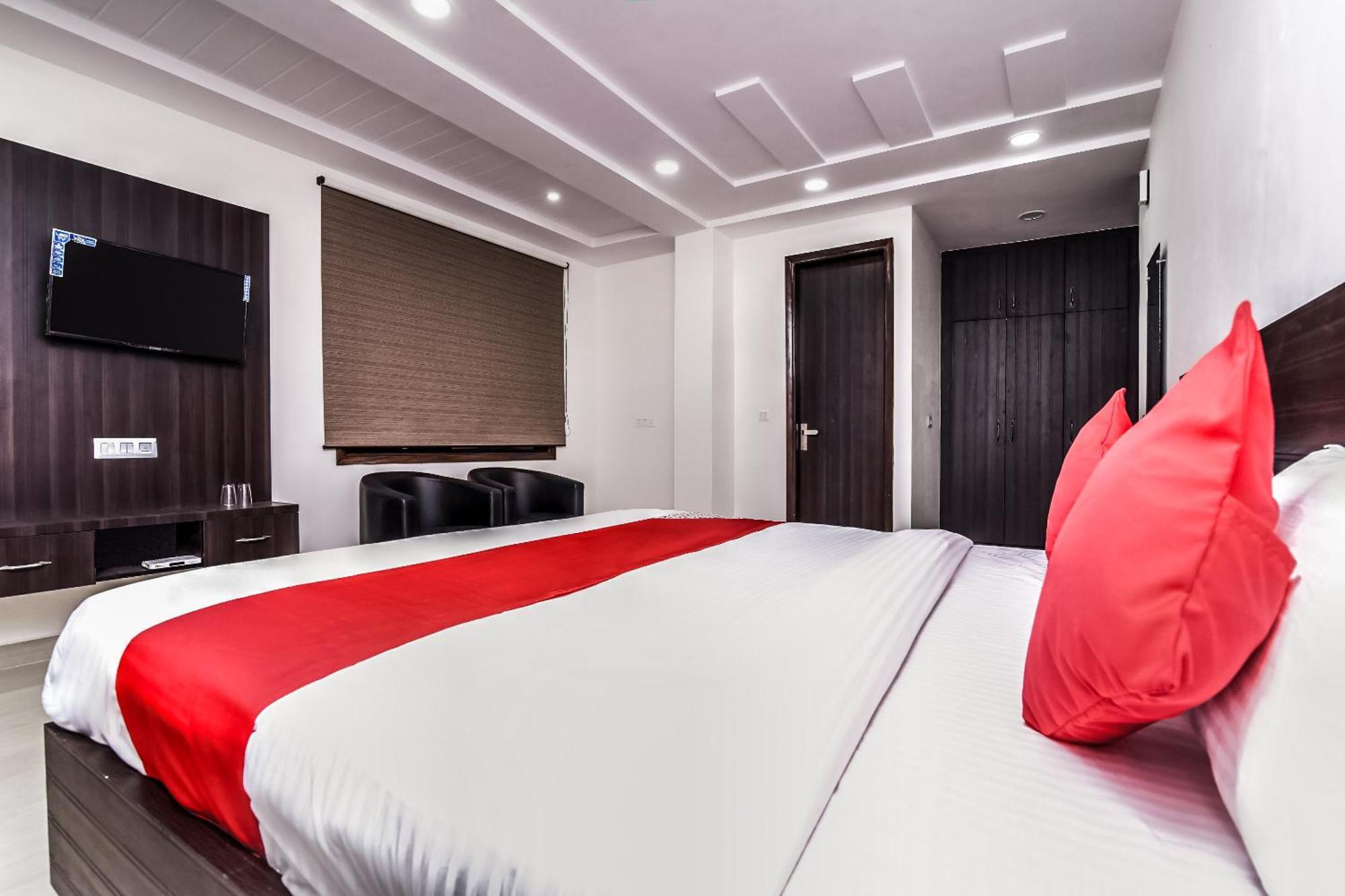 Hotel Aerostar Gold - Opposite Max Healthcare Delhi Kültér fotó