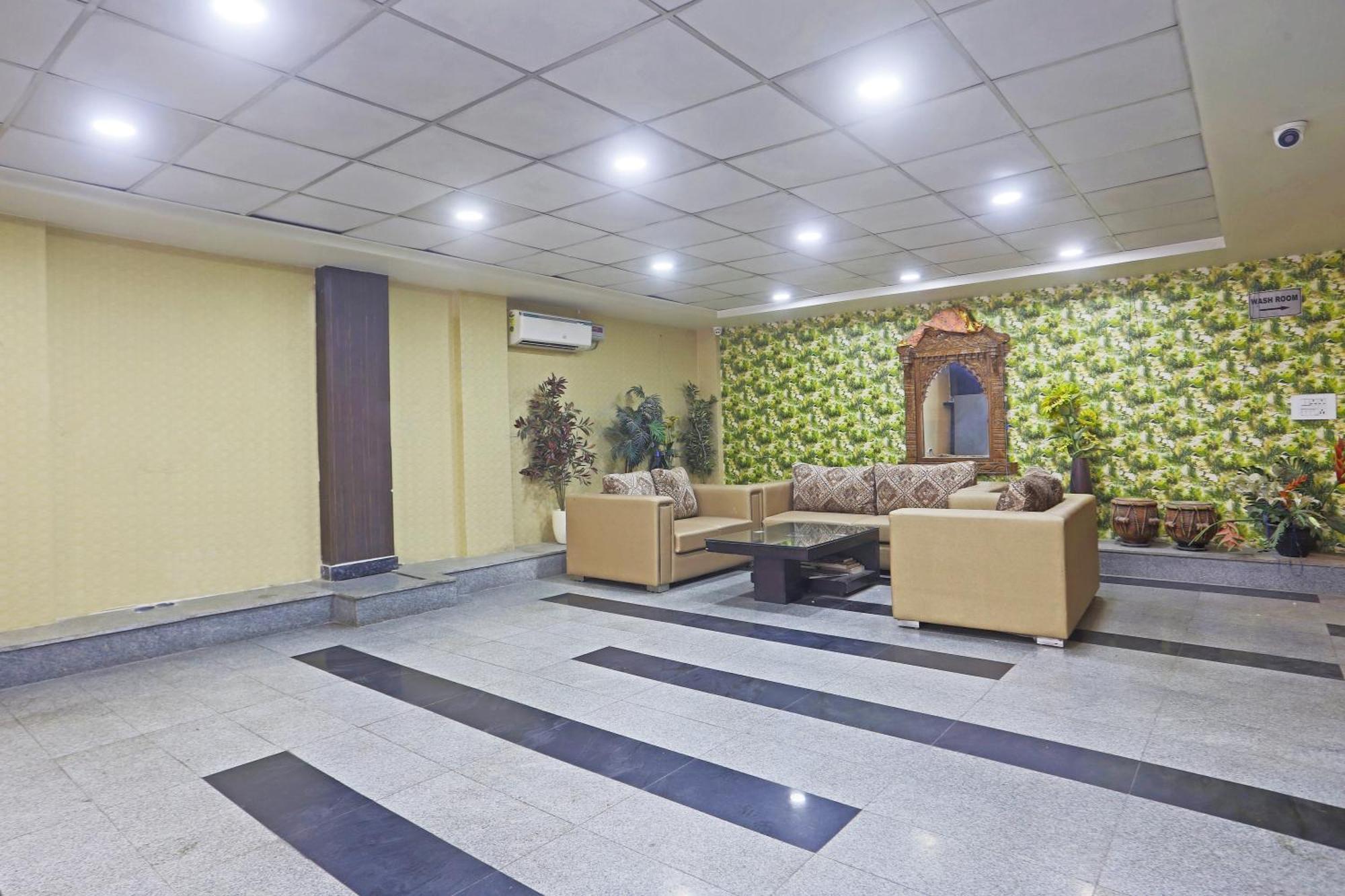 Hotel Aerostar Gold - Opposite Max Healthcare Delhi Kültér fotó
