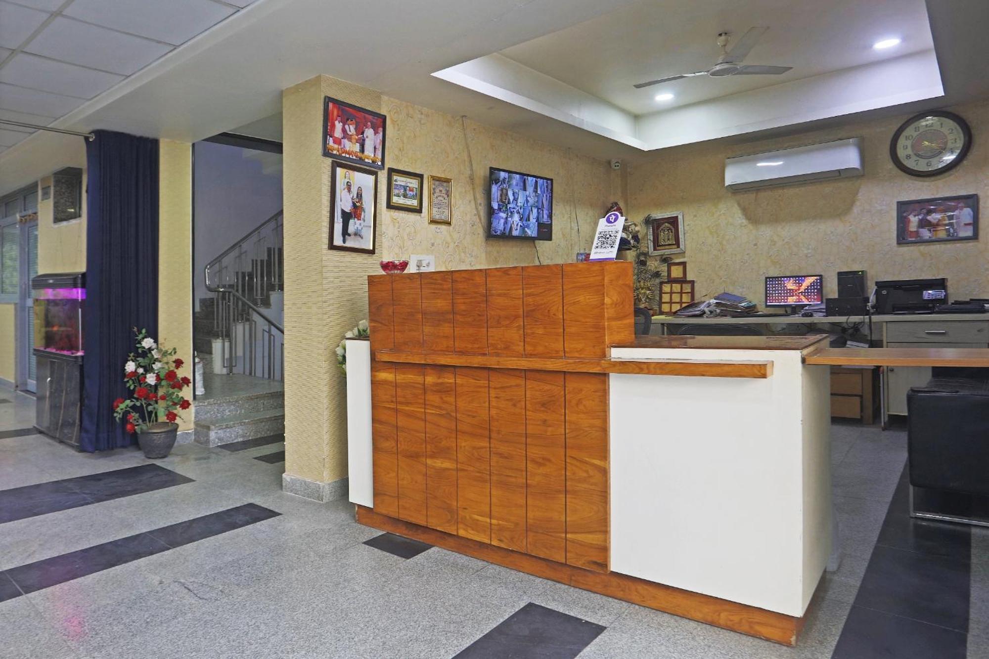 Hotel Aerostar Gold - Opposite Max Healthcare Delhi Kültér fotó
