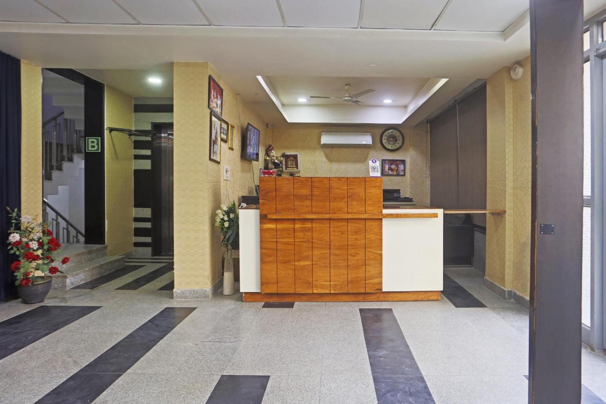 Hotel Aerostar Gold - Opposite Max Healthcare Delhi Kültér fotó