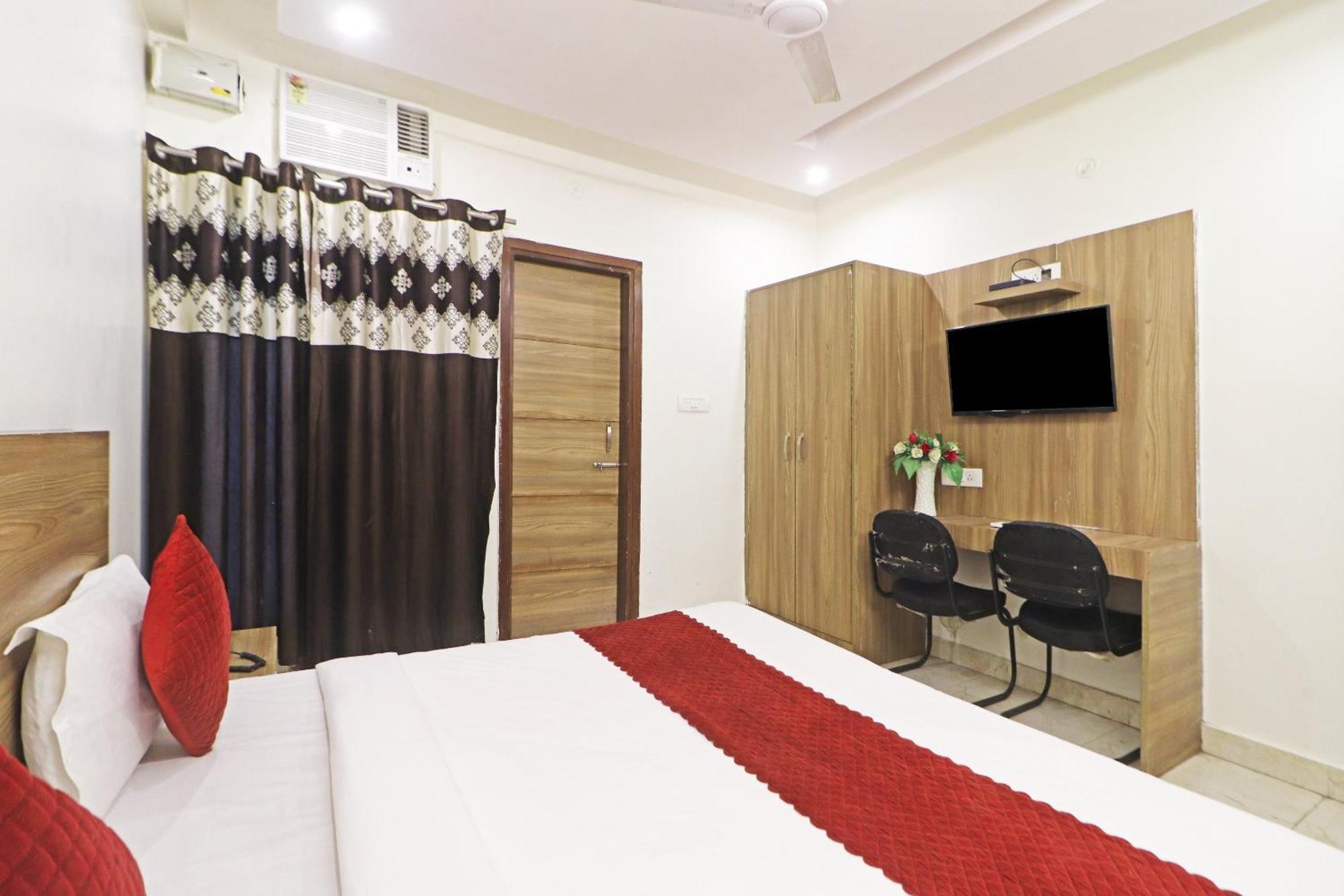 Hotel Aerostar Gold - Opposite Max Healthcare Delhi Kültér fotó