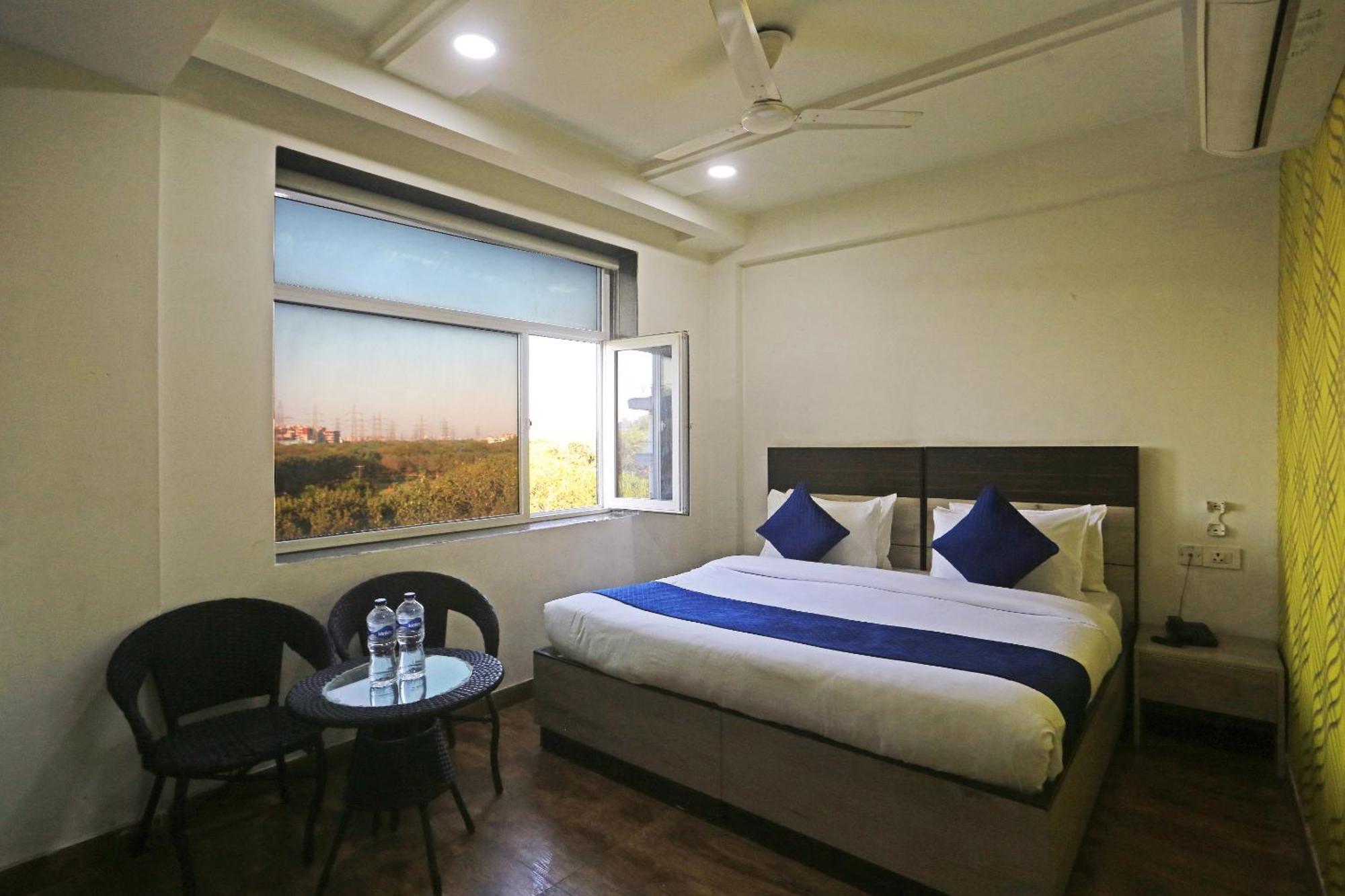 Hotel Aerostar Gold - Opposite Max Healthcare Delhi Kültér fotó
