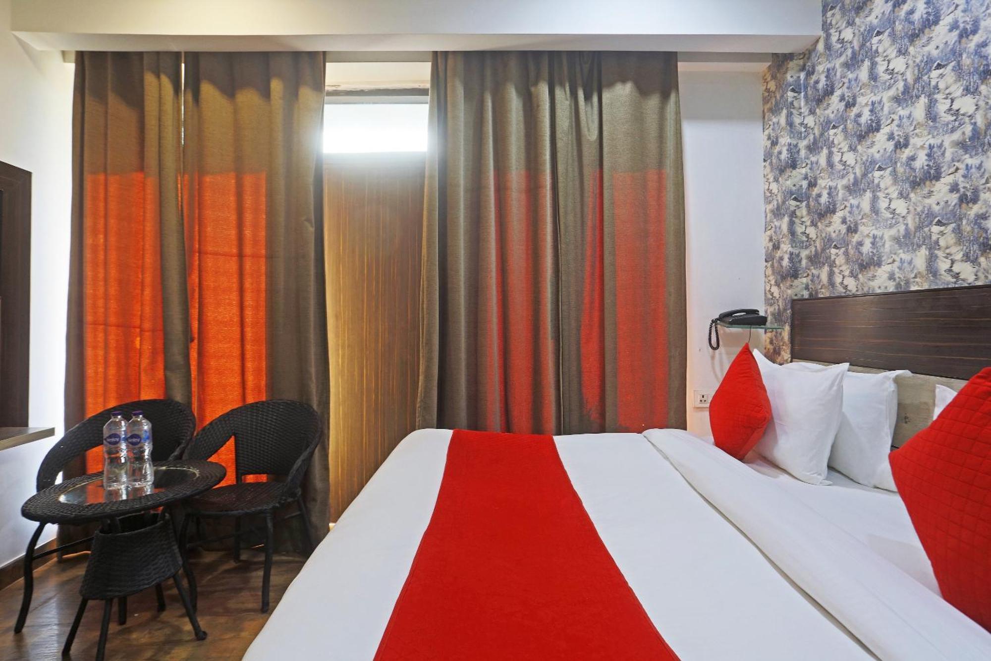 Hotel Aerostar Gold - Opposite Max Healthcare Delhi Kültér fotó