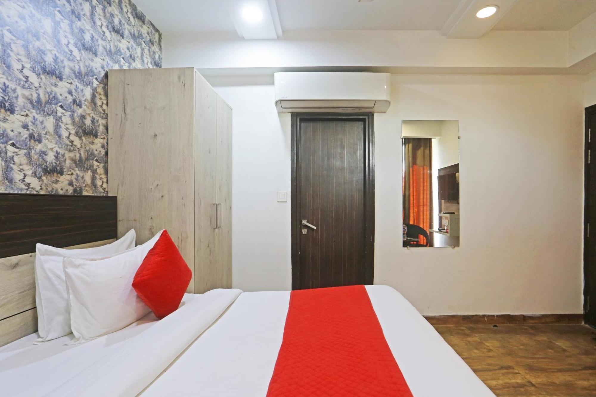 Hotel Aerostar Gold - Opposite Max Healthcare Delhi Kültér fotó