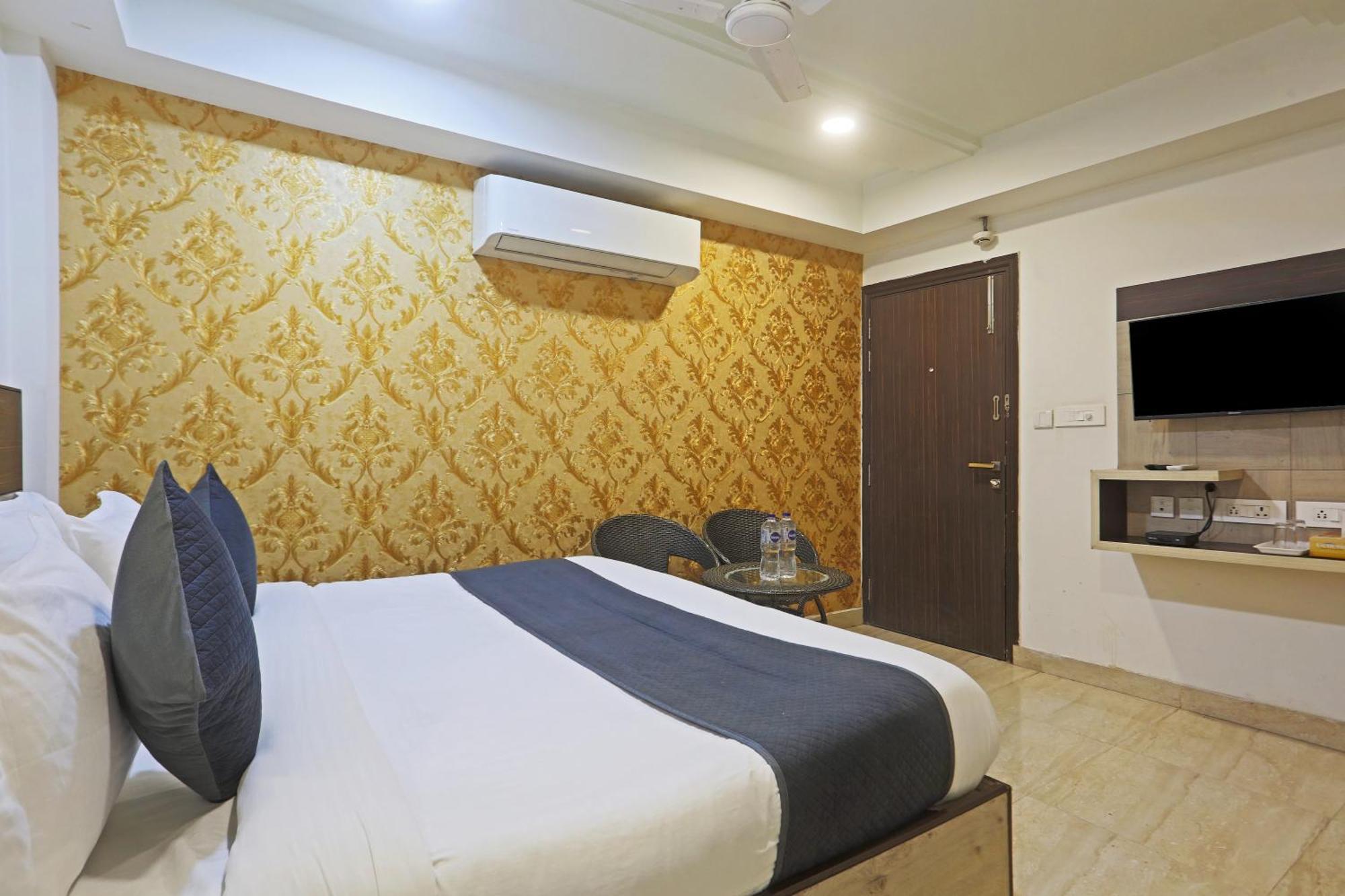 Hotel Aerostar Gold - Opposite Max Healthcare Delhi Kültér fotó