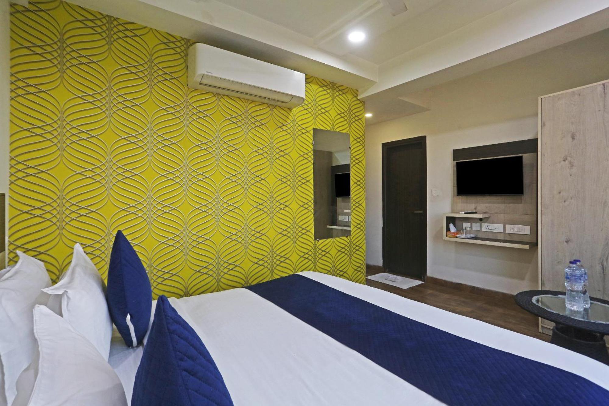 Hotel Aerostar Gold - Opposite Max Healthcare Delhi Kültér fotó